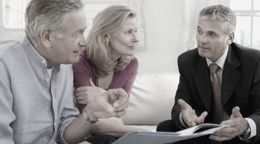 What to Consider When Hiring a Financial Advisor